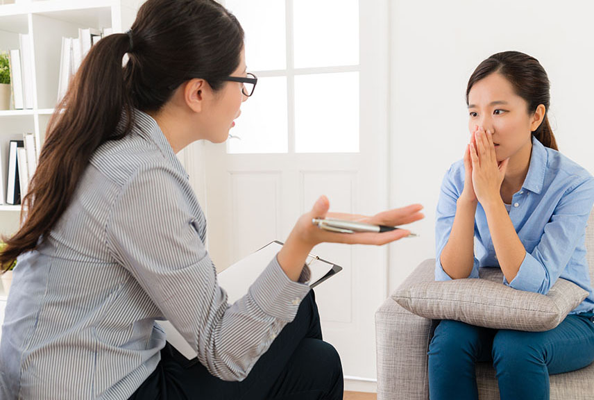 psychologist doctor talking with her patient behavioral health center beaumont, tx